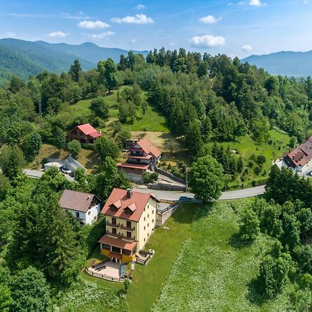 Villa Fužine エクステリア 写真